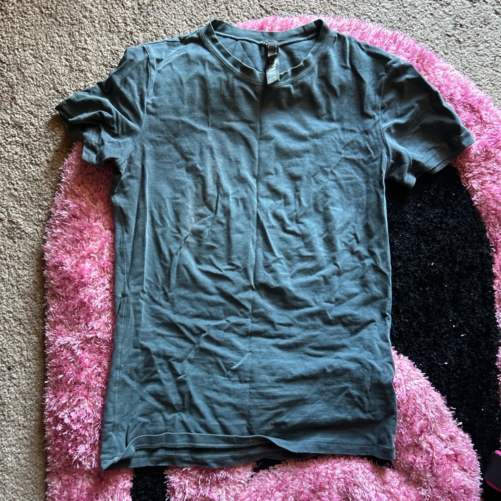 SKIMS t-shirt